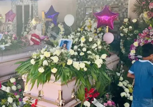 "Un triste privilegio". Fotógrafo muestra la última sesión de fotos de las mellizas asesinadas en Hermosillo