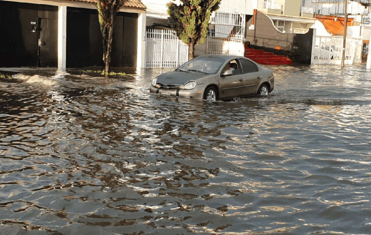 ¿Cuándo no es seguro cruzar una calle inundada? Esto debes saber