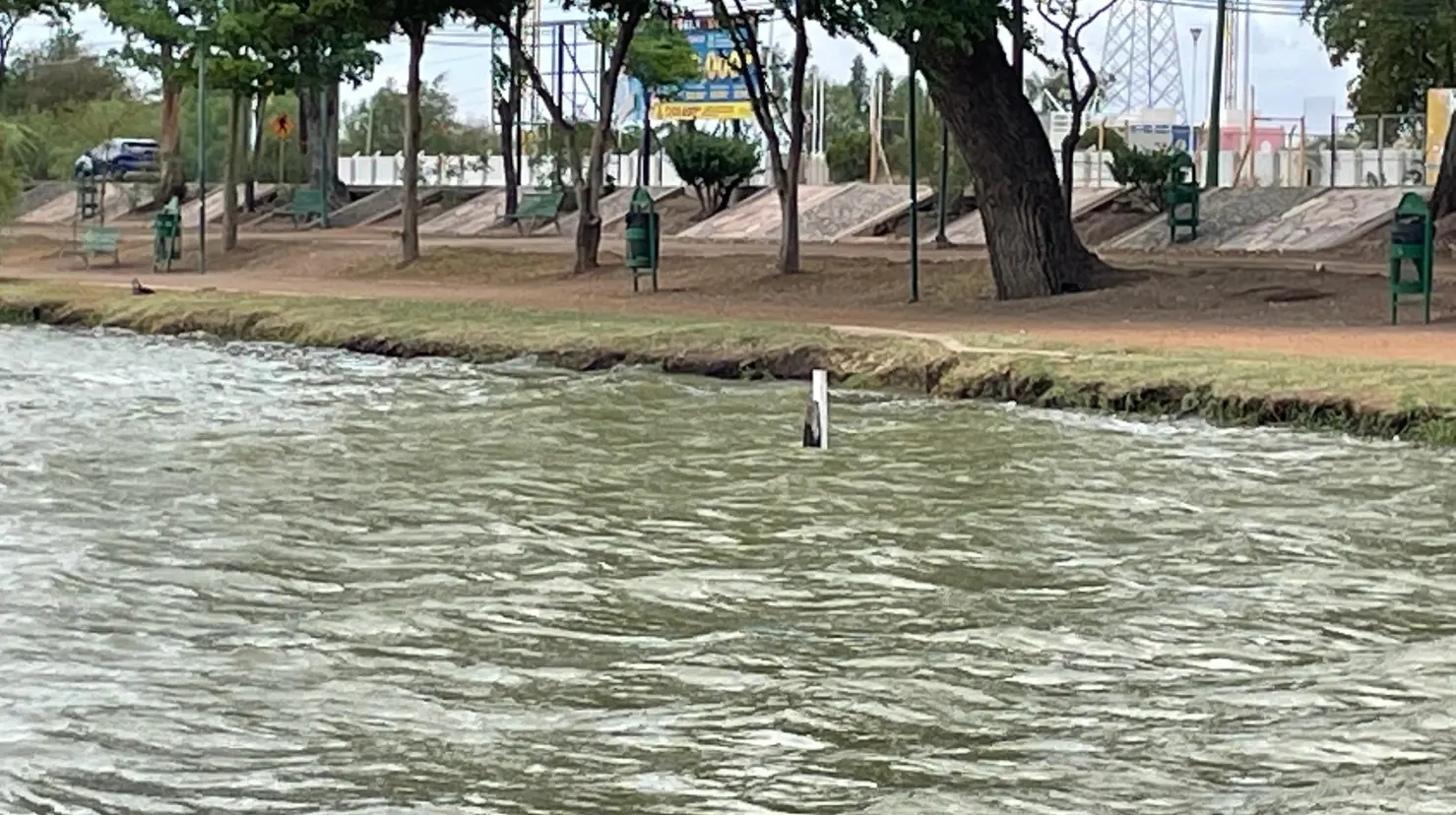 Ya no bajará el nivel del agua en la Laguna de Náinari