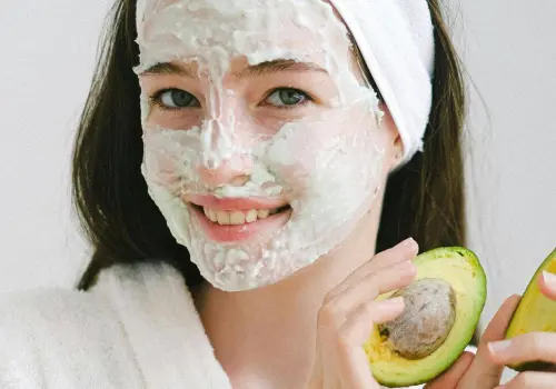 5 mascarillas caseras para lucir una piel radiante en verano