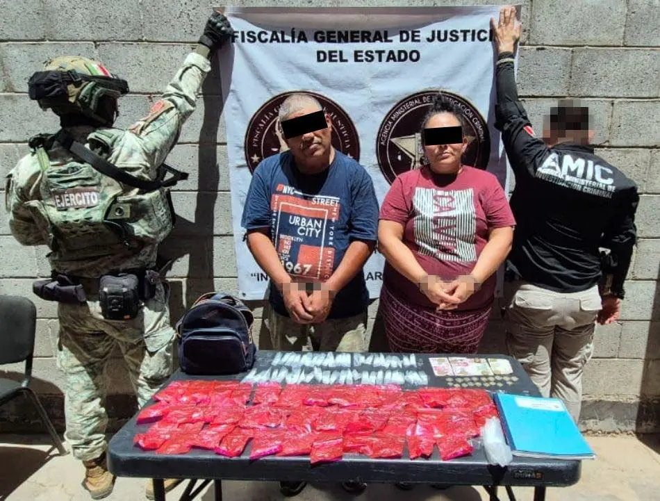 Durante cateo en Hermosillo, detienen a pareja y aseguran droga