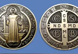 Medalla de San Benito: ¿Qué significan sus elementos y por qué se utiliza como símbolo de protección espiritual?