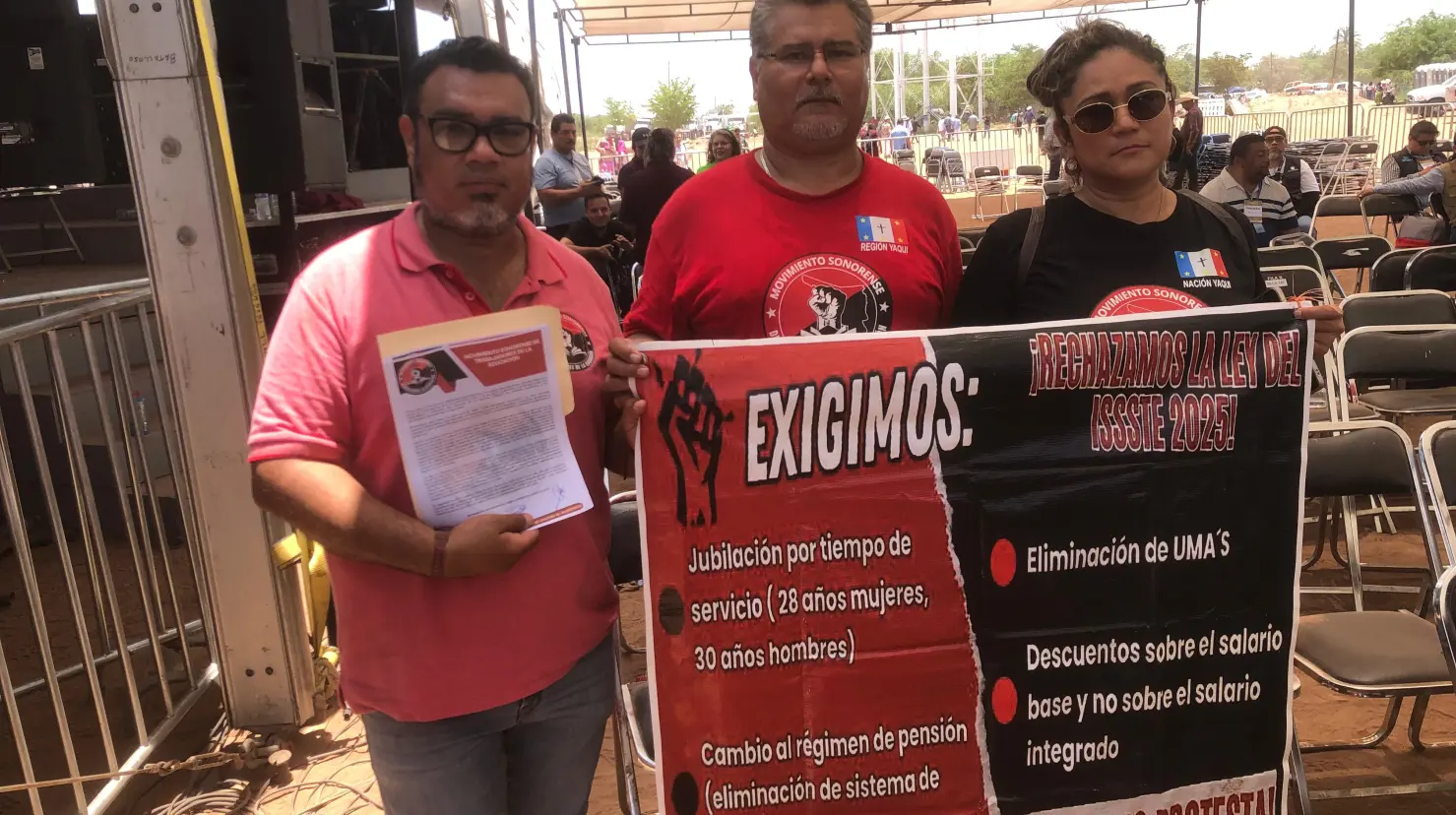 Docentes piden derogación de la Ley del Issste del 2007 en gira de Claudia Sheinbaum
