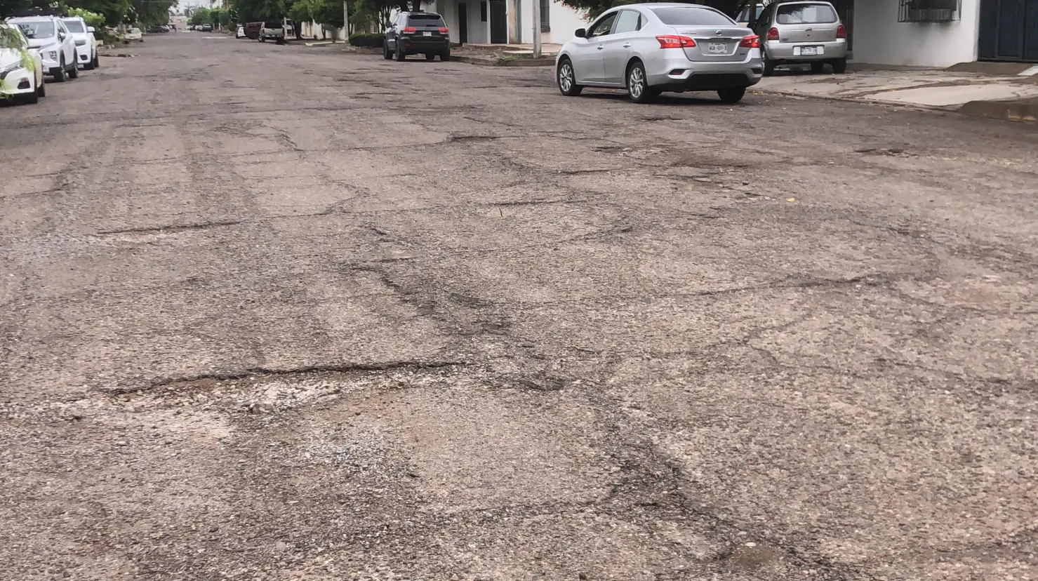 Calle Campeche se encuentra en deplorables condiciones