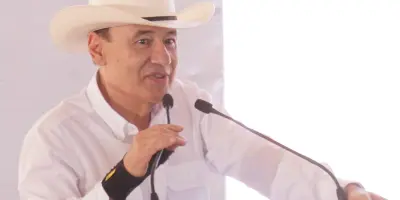 Durazo "no le saca" y defiende a Claudia