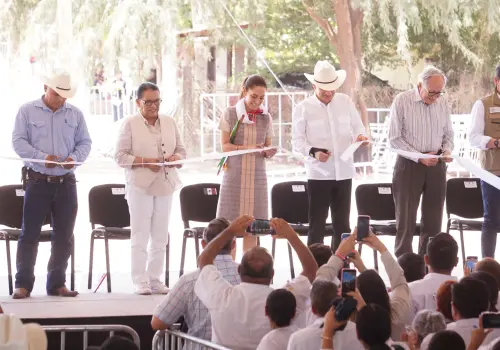 Entrega Sheinbaum hospital IMSS Bienestar en Vícam
