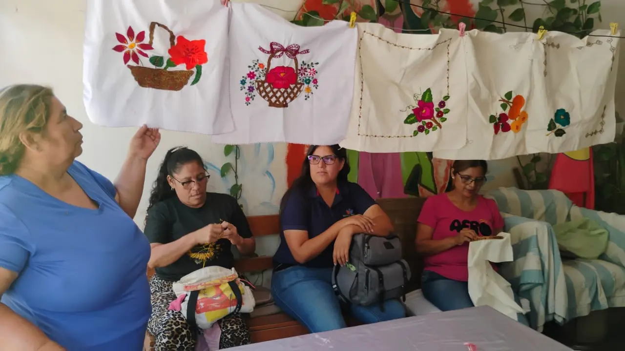 Mujeres de Cócorit quieren emprender a través del bordado