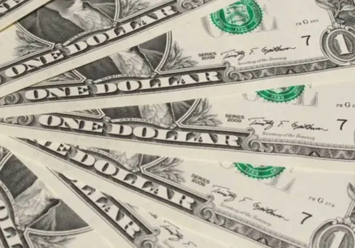 Precio del dólar hoy lunes 14 de julio: Peso resiste bajo las 19 unidades