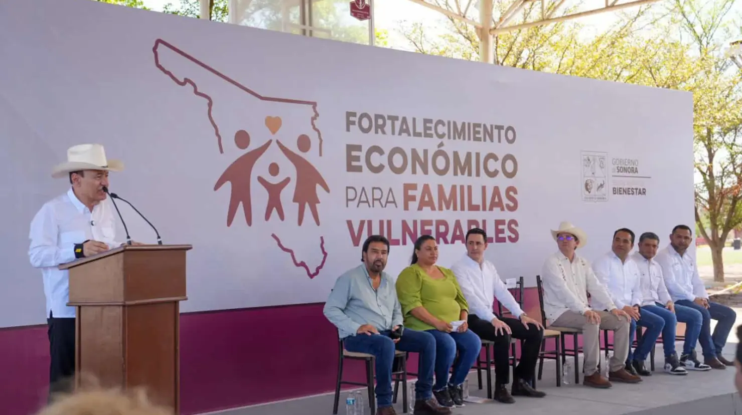 Gobernador Alfonso Durazo entrega más de 19 millones de pesos en apoyos al sur de Sonora