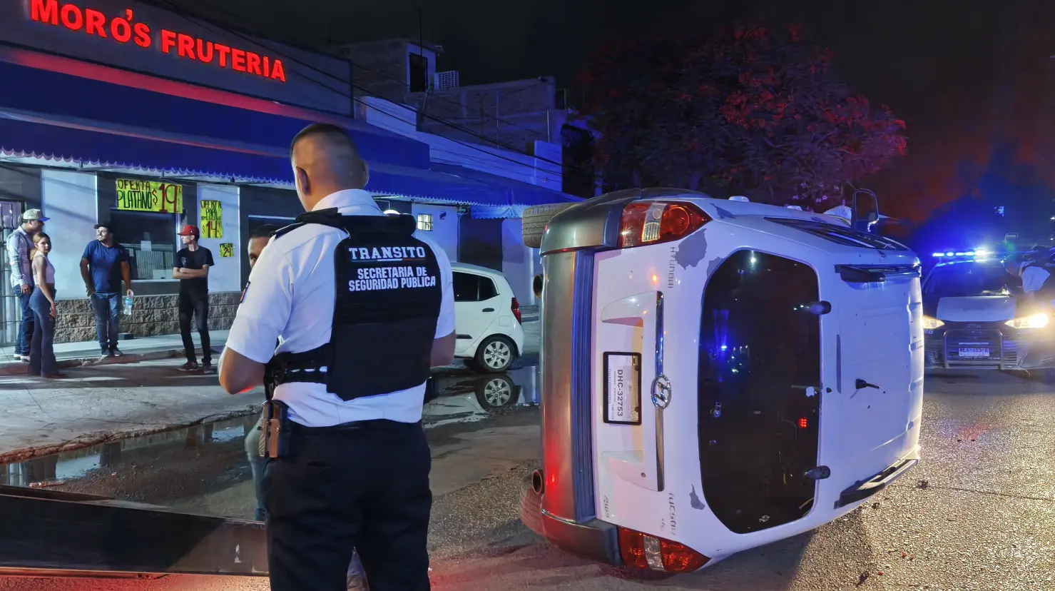 Aparatoso accidente en el Plano Oriente de Ciudad Obregón