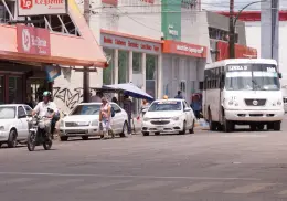 Regidores buscan poner orden en taxis colectivos del centro