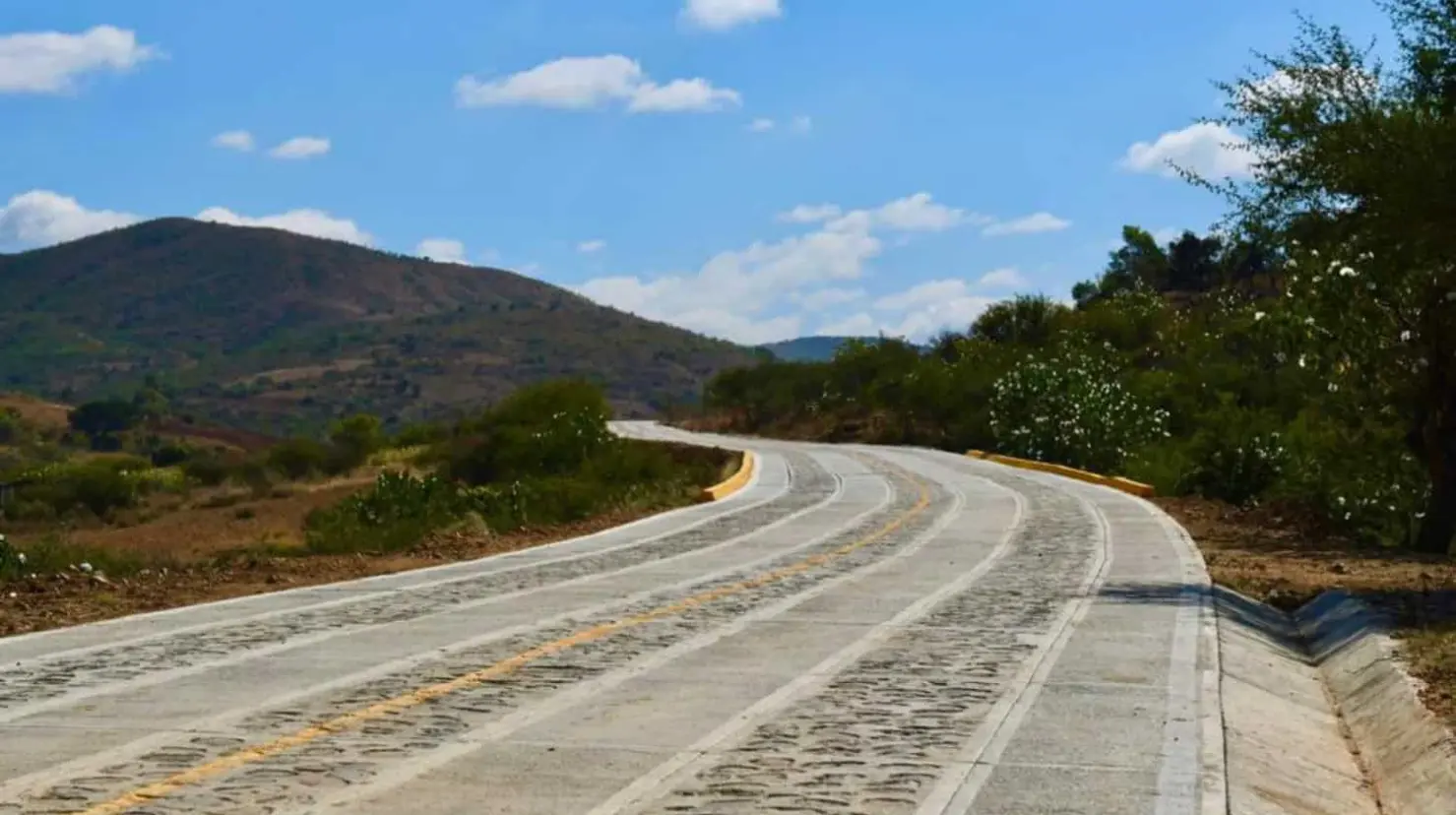 En conflicto, carretera artesanal de Bayájorit