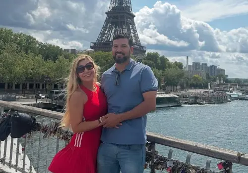 Tras supuesta infidelidad, Karla Panini presume su amor por París con Américo Garza
