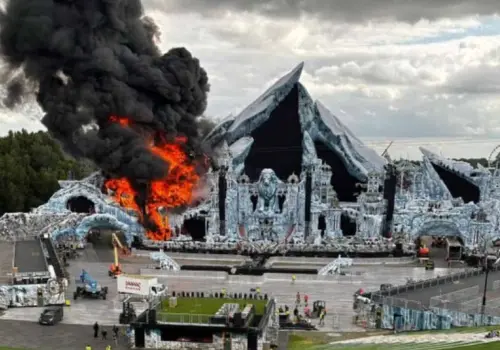 Se incendia el escenario principal del Tomorrowland a días del inicio del festival en Bélgica