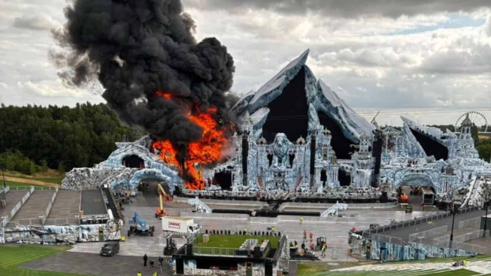 Se incendia el escenario principal del Tomorrowland a días del inicio del festival en Bélgica