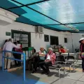 Sufren calor a las afueras de la UMF 67