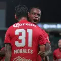 Toluca remonta y gana 4-2 a Santos en Torreón con dobletes de Helinho y Robert Morales