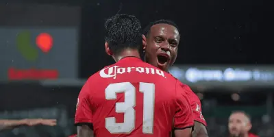 Toluca remonta y gana 4-2 a Santos en Torreón con dobletes de Helinho y Robert Morales