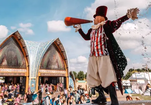 Tomorrowland 2025 da inicio en Bélgica tras incendio que destruyó su escenario principal