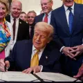 Trump acusa que cárteles controlan en México a políticos y candidatos