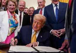 Trump acusa que cárteles controlan en México a políticos y candidatos