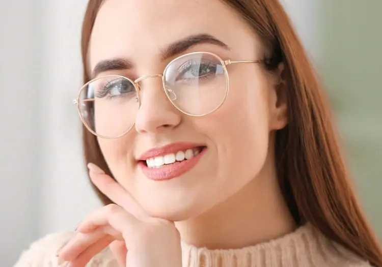¿Usas anteojos? Así debes maquillarte para resaltar tu mirada