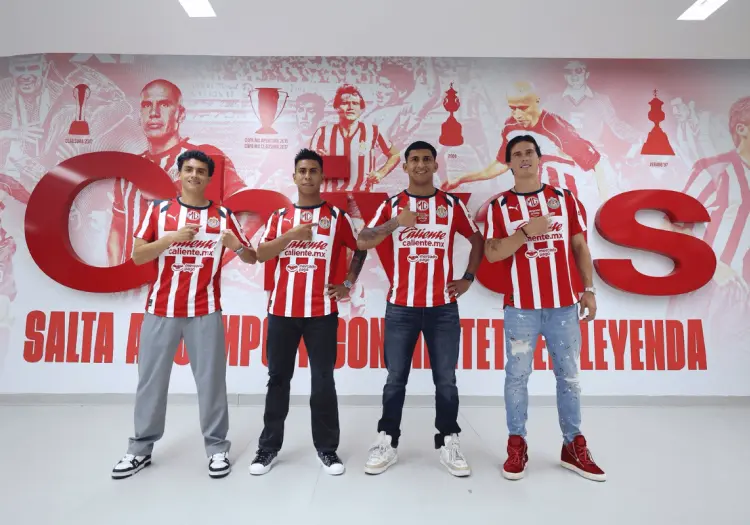 Chivas presenta refuerzos y confirma plantilla completa para el Apertura 2025