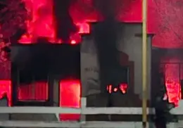 Familia cajemense se queda en la calle tras voraz incendio de su hogar