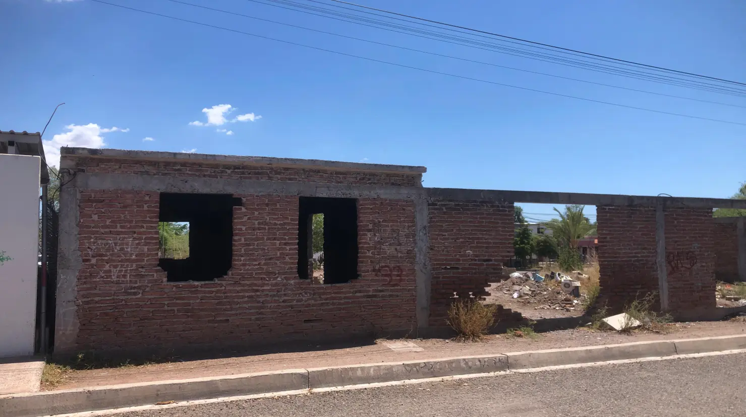 Buscan clausurar casas abandonadas en comisaría de Esperanza