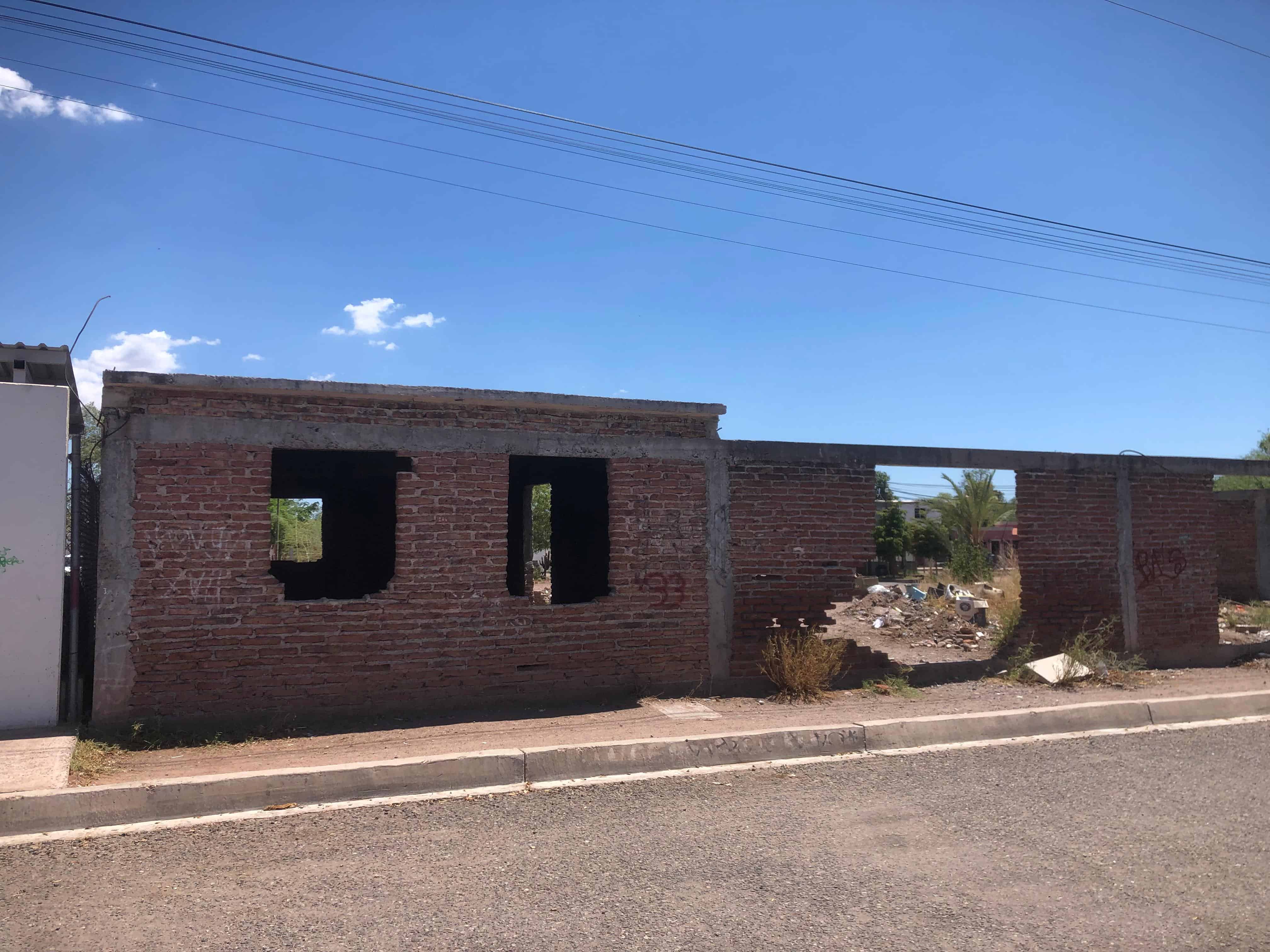 Buscan clausurar casas abandonadas en comisaría de Esperanza