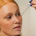 ¿Cuáles son los beneficios de aplicarse aceite de avena en el rostro?