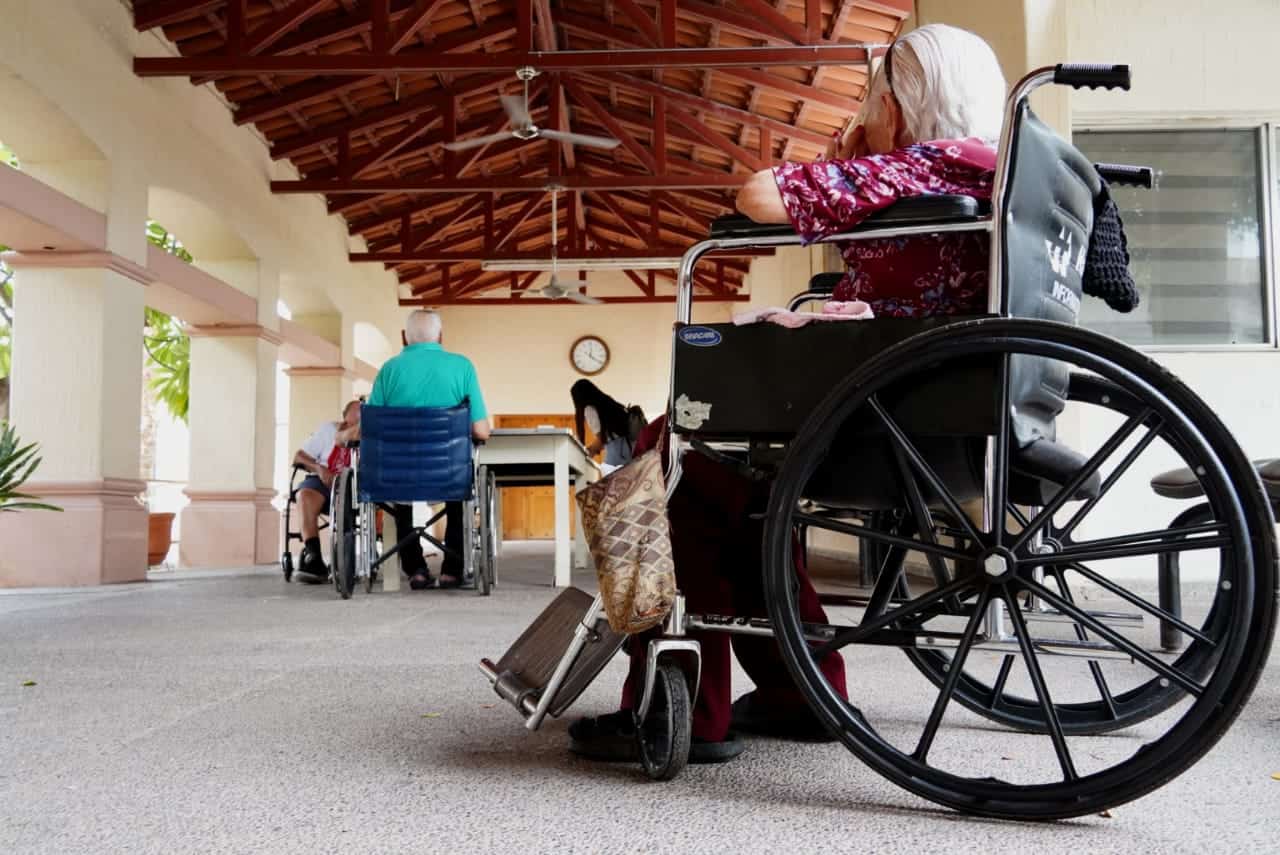 Llaman a reciclar por abuelitos del Asilo San Vicente 