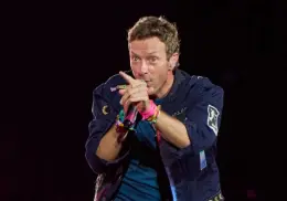 Coldplay advierte a su público sobre la Kiss Cam tras una polémica por infidelidad