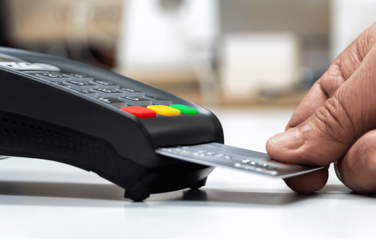 Cómo evitar el tarjetazo: 4 consejos clave para no endeudarte con tu tarjeta de crédito