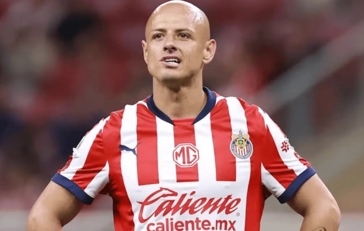 Jugadoras de Chivas Femenil reprobaron públicamente los dichos del delantero.