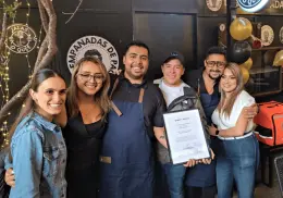 Paco el de las empanadas abre su propio restaurante