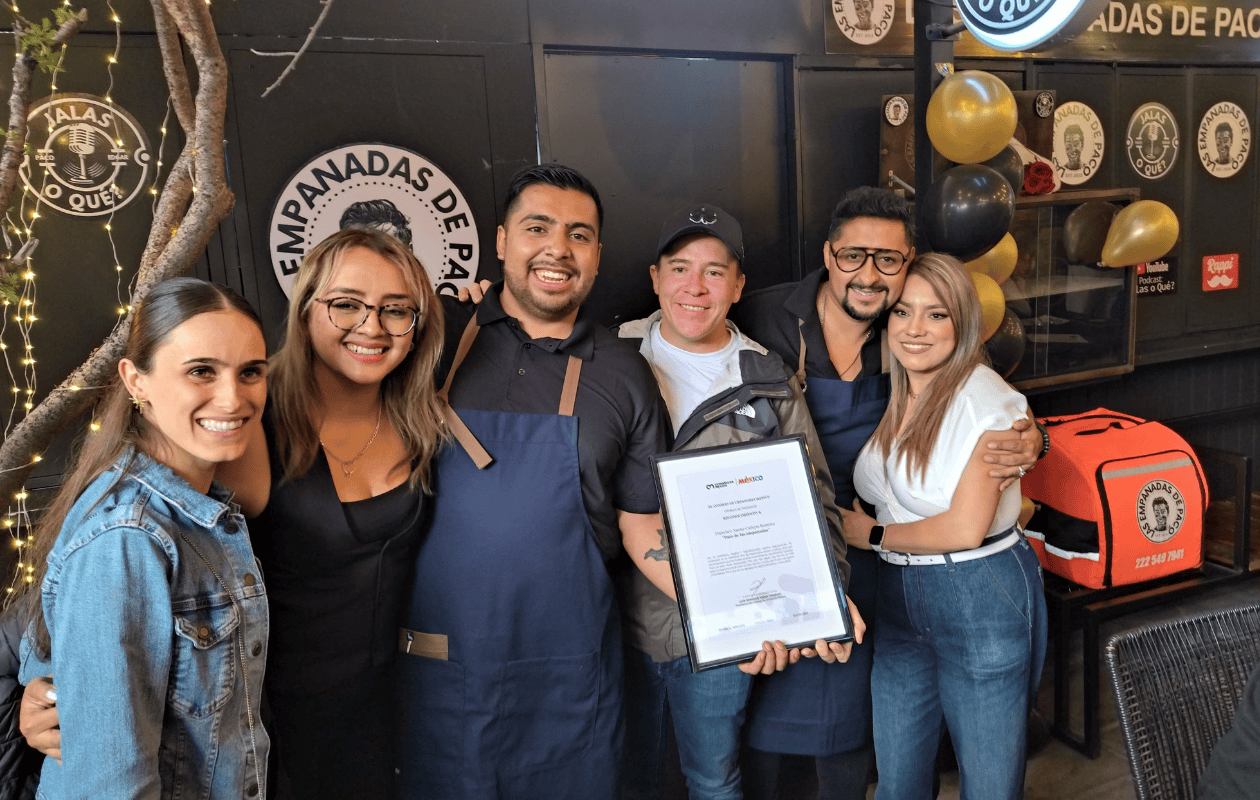 Paco el de las empanadas abre su propio restaurante