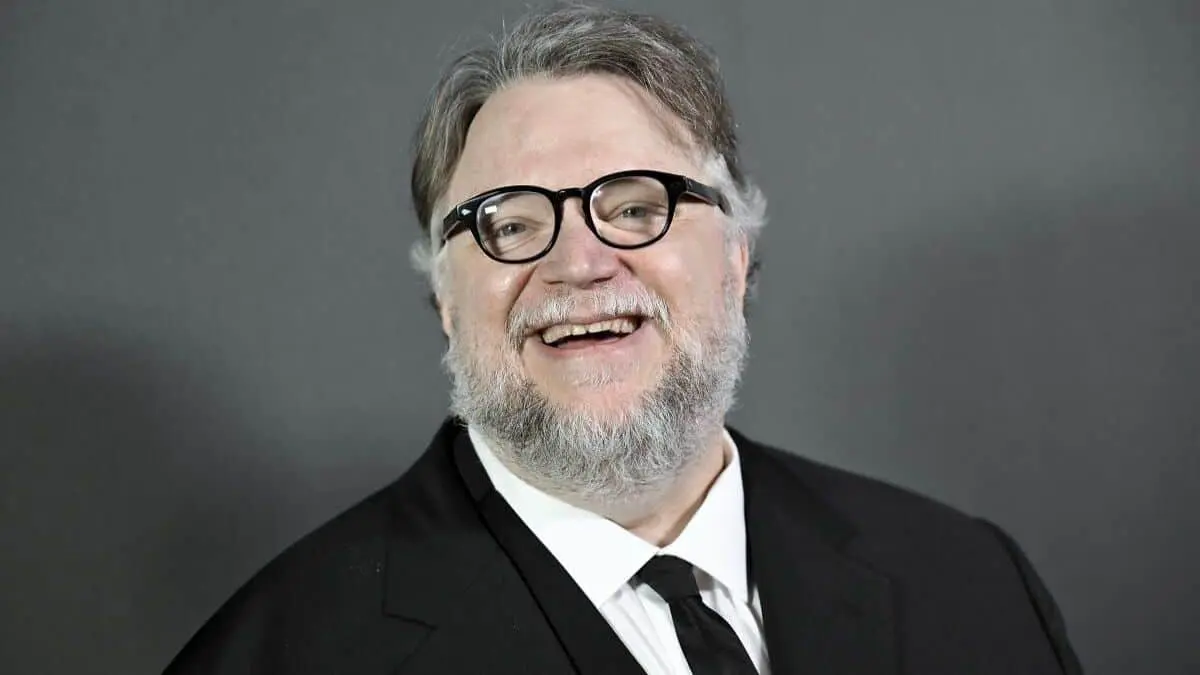 ¿De cuánto es la fortuna de Guillermo del Toro, el genio mexicano que ahora dirigió Frankenstein?