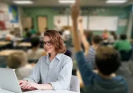 SEP oferta licenciatura en línea en Educación Primaria; fechas de inscripción y requisitos
