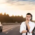 Evita riesgos; así puedes saber si un auto te sigue en la carretera