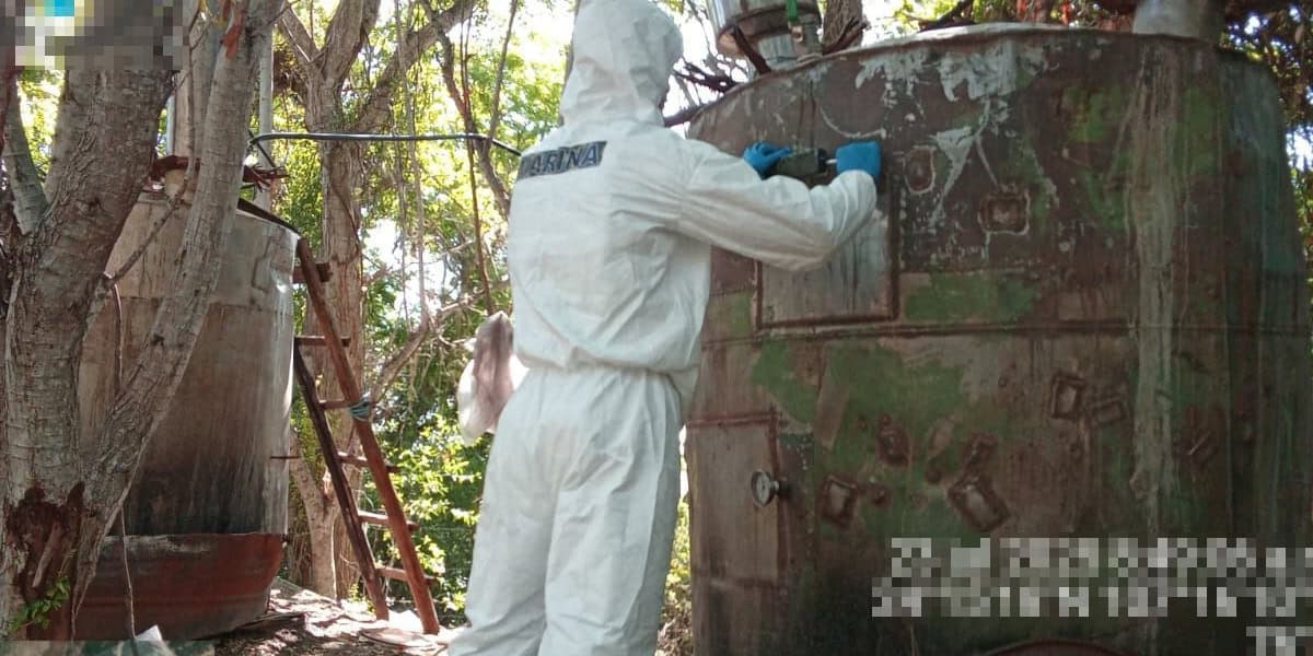 Incautan 4.9 toneladas de metanfetamina y desmantelan 2 laboratorios clandestinos en Sinaloa
