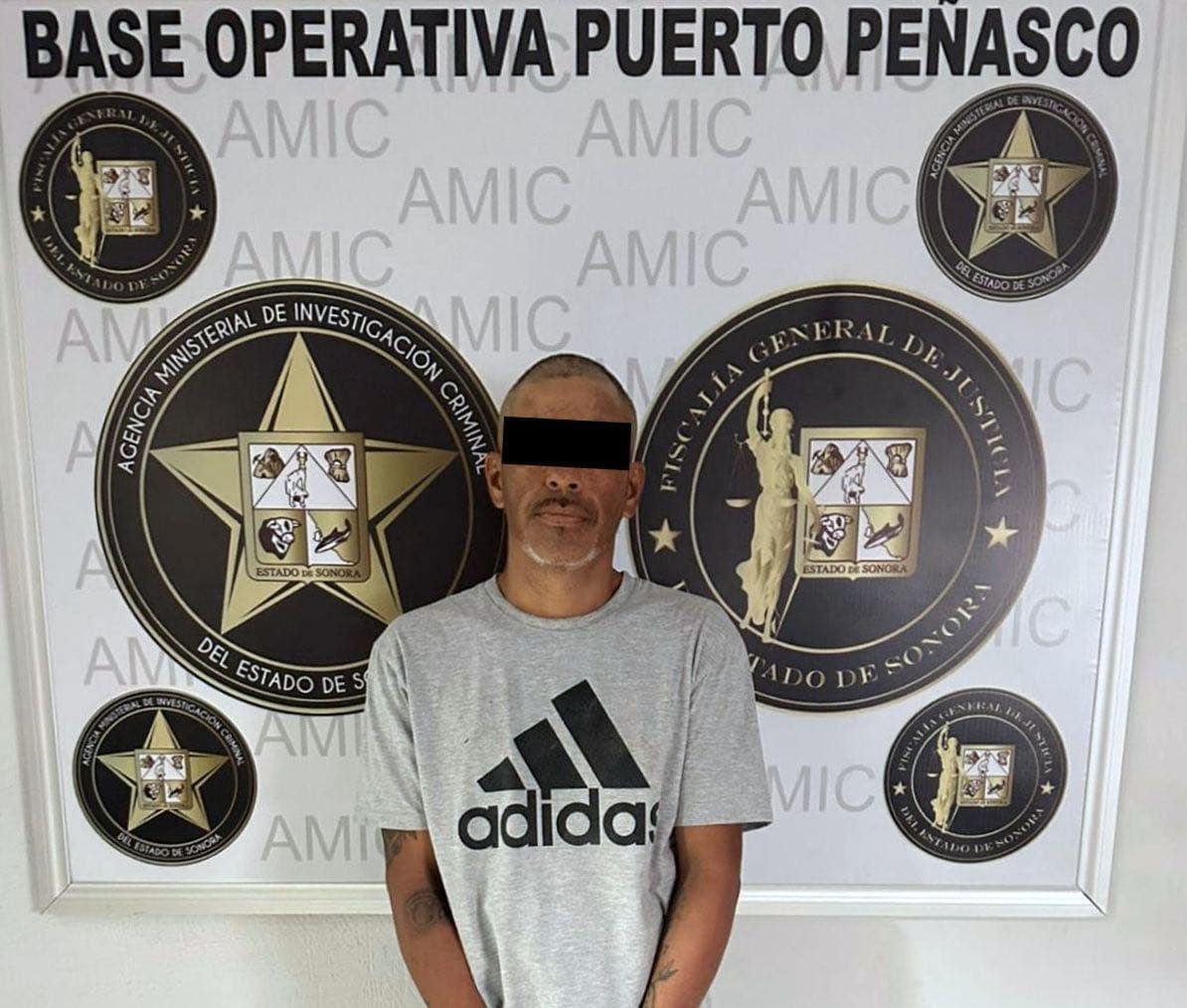 Lo acusan de maltratar a dos perros en Puerto Peñasco
