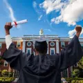 intterBeca en Harvard para estudiar con estancia y manutención gratis; requisitos