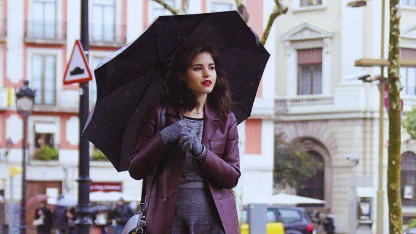 ¿Cuáles son los mejores tonos de labial que se pueden usar durante días lluviosos?