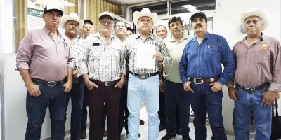 Exigen apoyo al campo