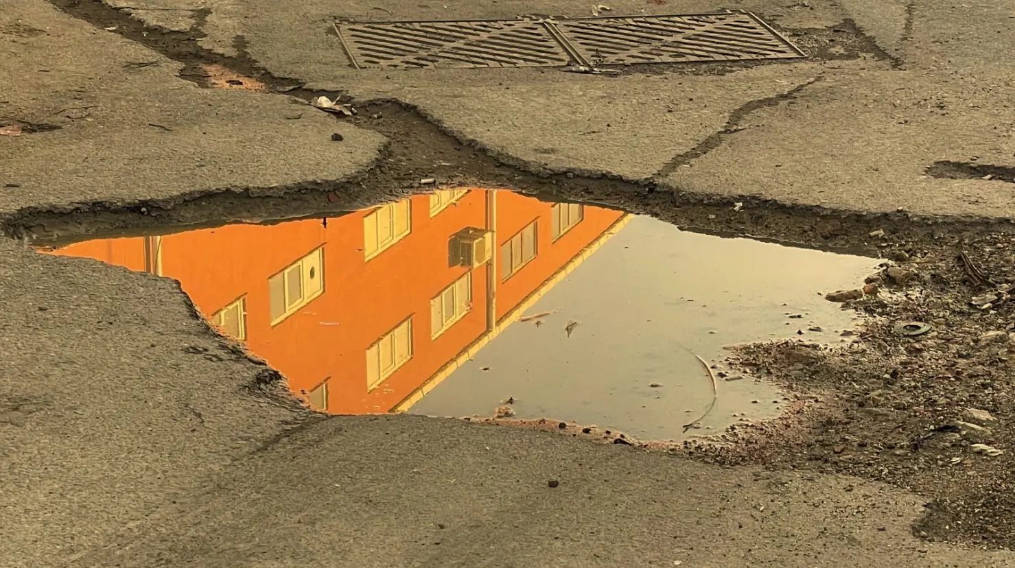 ¿Por qué las calles se llenan de tantos baches? Esto dicen los expertos