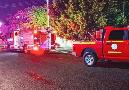 Bomberos de Cajeme combaten incendio en hielera
