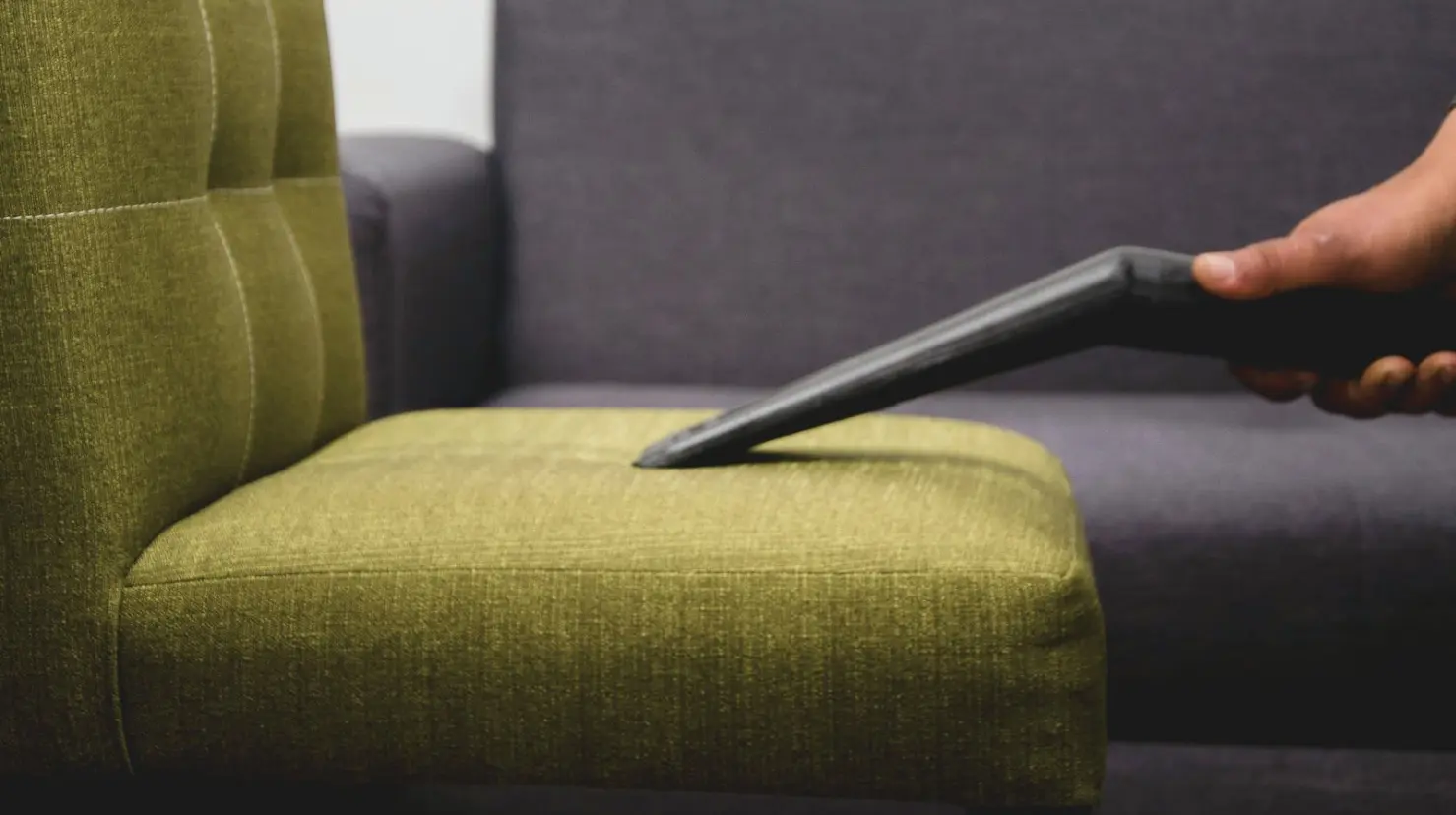 ¿Cuál es la forma correcta de lavar los sillones y el colchón? Checa esta información