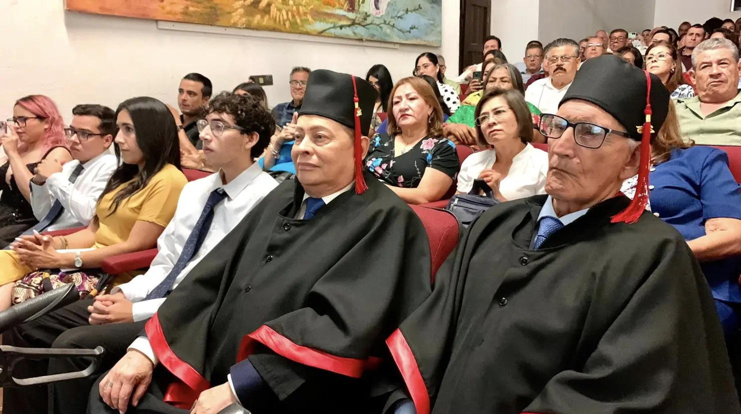 Reciben el Doctorado Honoris Causa