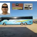 Detienen a un hombre que transportaba armamento en camión de pasajeros